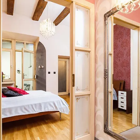 شقة Royal Red Suite - Design Stay For 4 - Kazimierz كراكوفيا