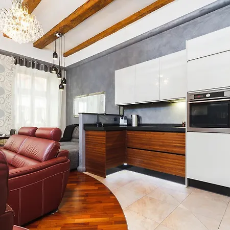 شقة Royal Red Suite - Design Stay For 4 - Kazimierz *