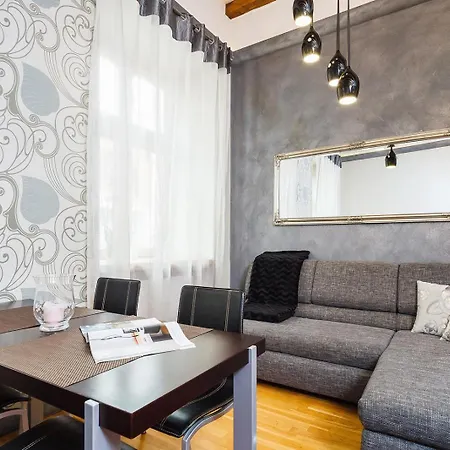 Royal Red Suite - Design Stay For 4 - Kazimierz كراكوفيا